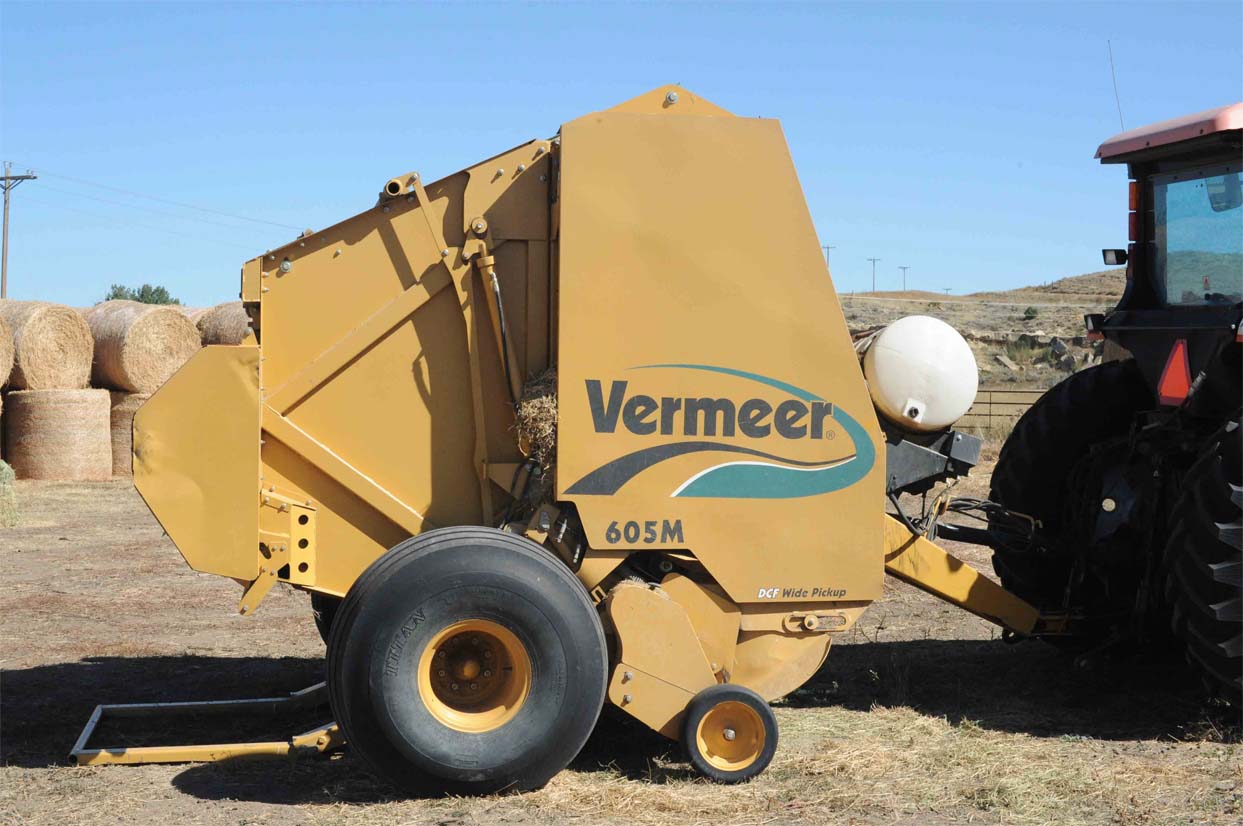 Product Spotlight Round Balers Farmers Hot Line