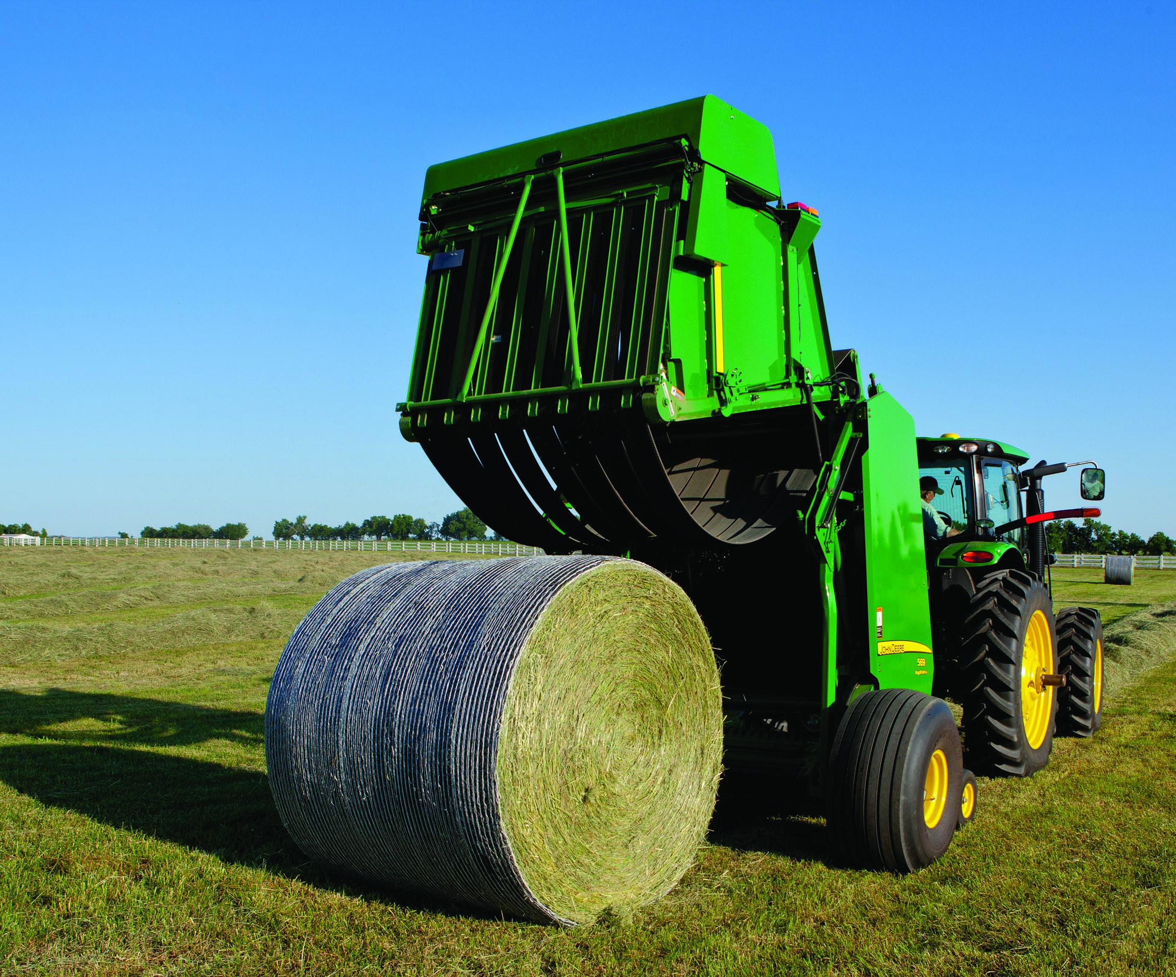 Stop Wasting Hay! John Deere B-Wrap Offers New Way To Preserve Bale ...