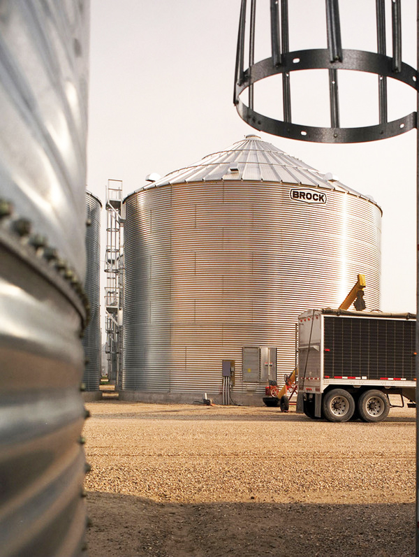 grain-bin-spotlight-prestented-by-sukup-manufacturing-co-farmers